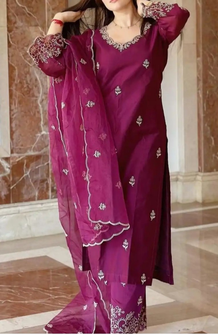 ₹974 Only – 84% OFF Embroidered Ethnic Kurta Set