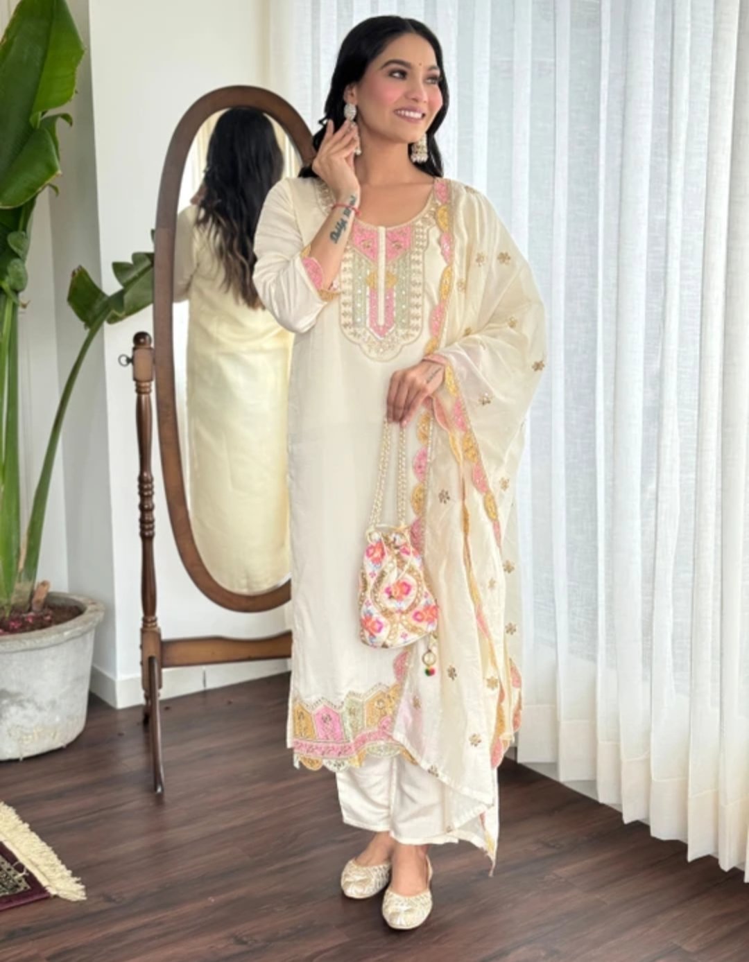 Aneritexarc Embroidered Kurta Set for Women at Discounted Price