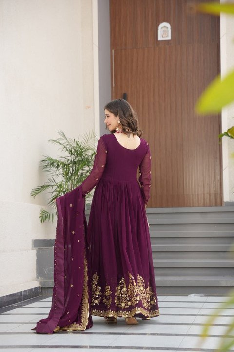 Livewear Anarkali Gown for Elegant Reception Plus Festive Styling