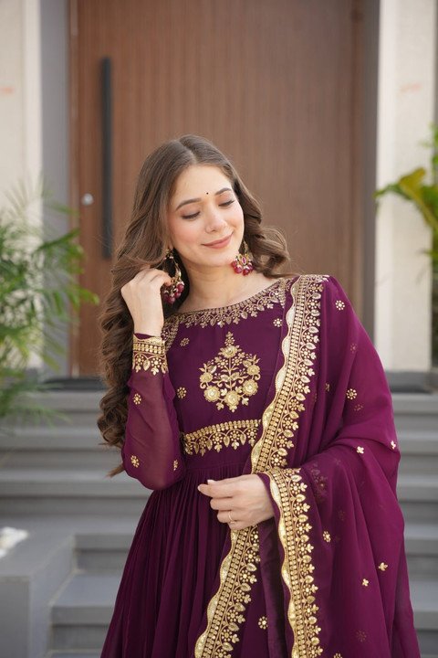 Livewear Anarkali Gown for Elegant Reception Plus Festive Styling