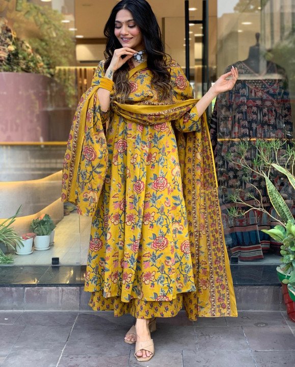 Oumad Printed Kurta Palazzo Set for Relaxed Festive Ethnic Styling