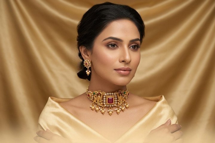 Vivanta Multicolor Jewellery Set for Festive Women Fashion Styling