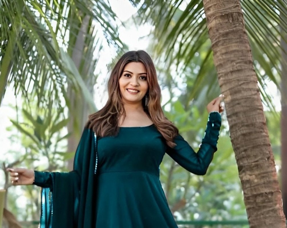 NG CREATION Women Kurta and Dupatta Set for Festive Styling