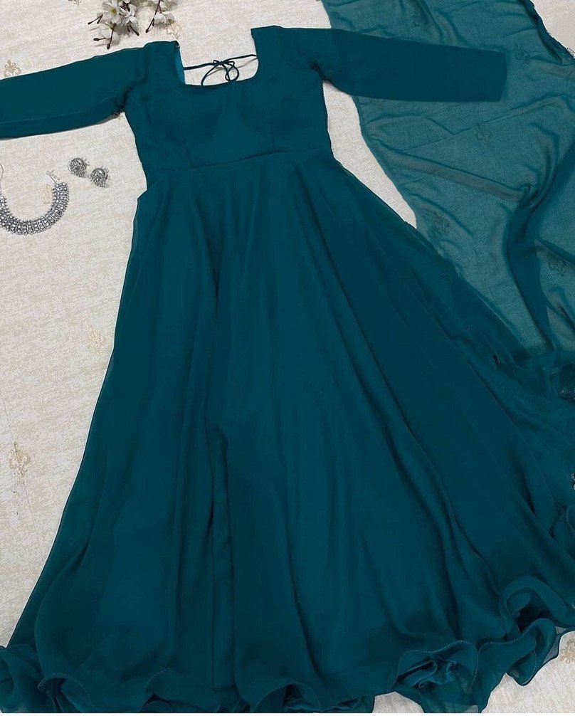 NG CREATION Women Kurta and Dupatta Set for Festive Styling