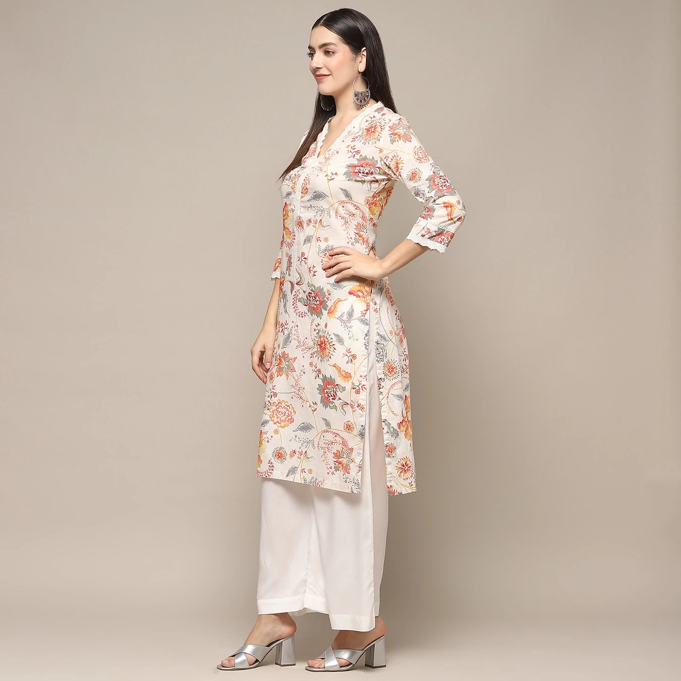 ₹1,007 Women Printed Straight Kurta for Timeless Everyday and Festive Style