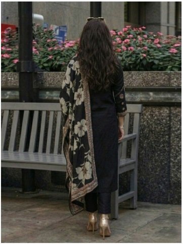 ₹4345 GoSriKi Ethnic Motifs Printed Kurta Set with Dupatta