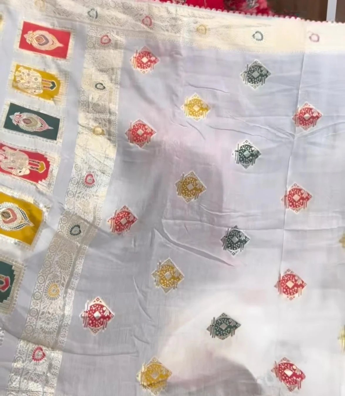 ₹613 White Printed Paithani Cotton Silk Saree for Graceful Ethnic Styling