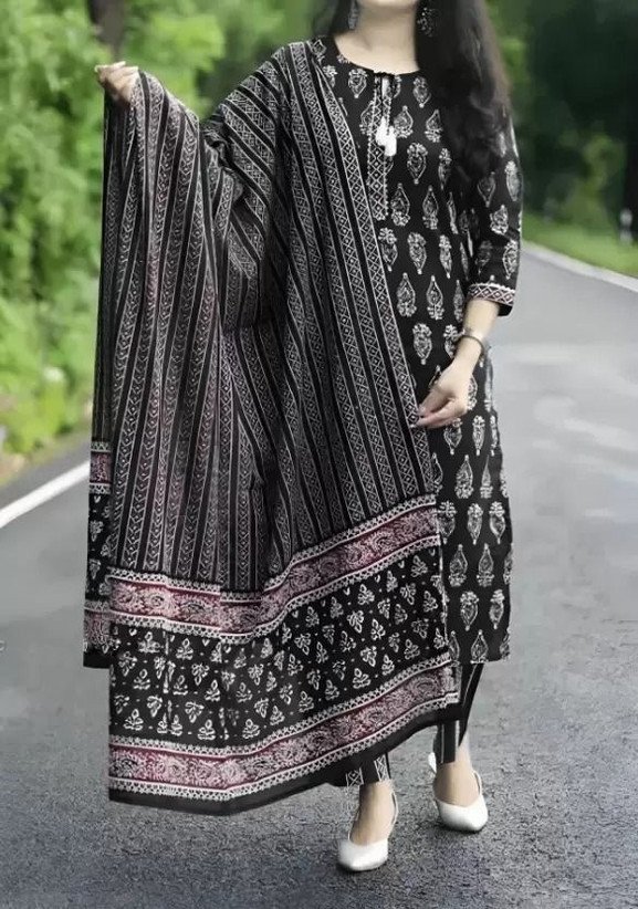 ₹497 Vindyavasini Women's Rayon Kurti Pant Dupatta Set for Festive Wear