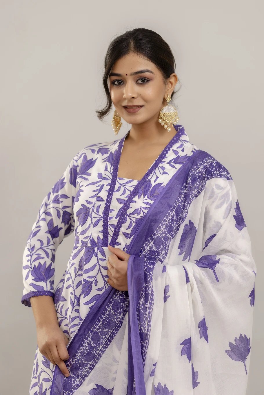 ₹938 Stylish Pure Cotton Kurta Pant and Dupatta Set for Women | 69% Off